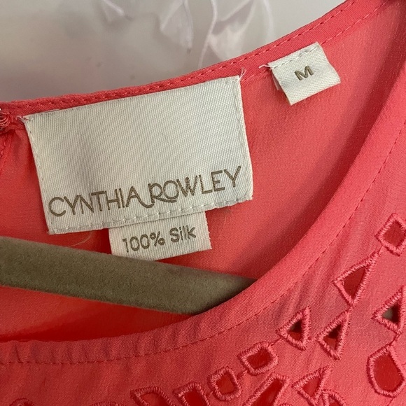 Cynthia Rowley M 100% silk Eyelet top Rich Coral EUC back key hole hook closure - Picture 2 of 9
